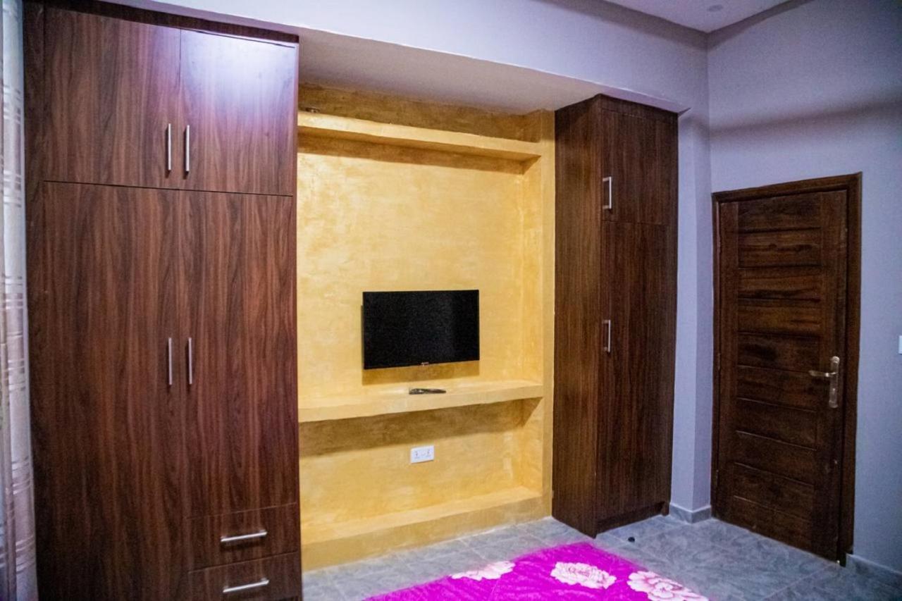 Bays Boutique Apartment Акра Екстериор снимка