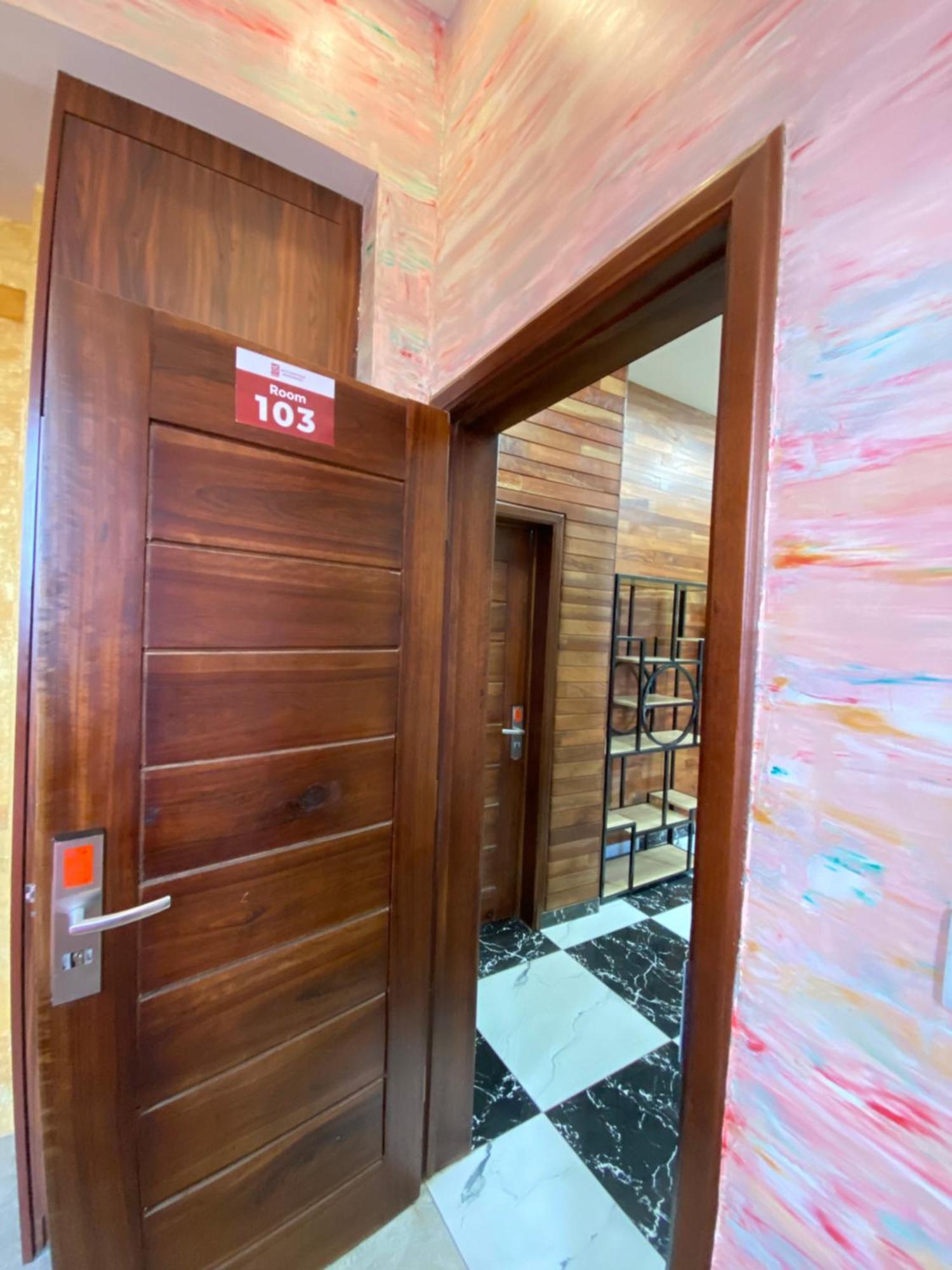 Bays Boutique Apartment Акра Екстериор снимка