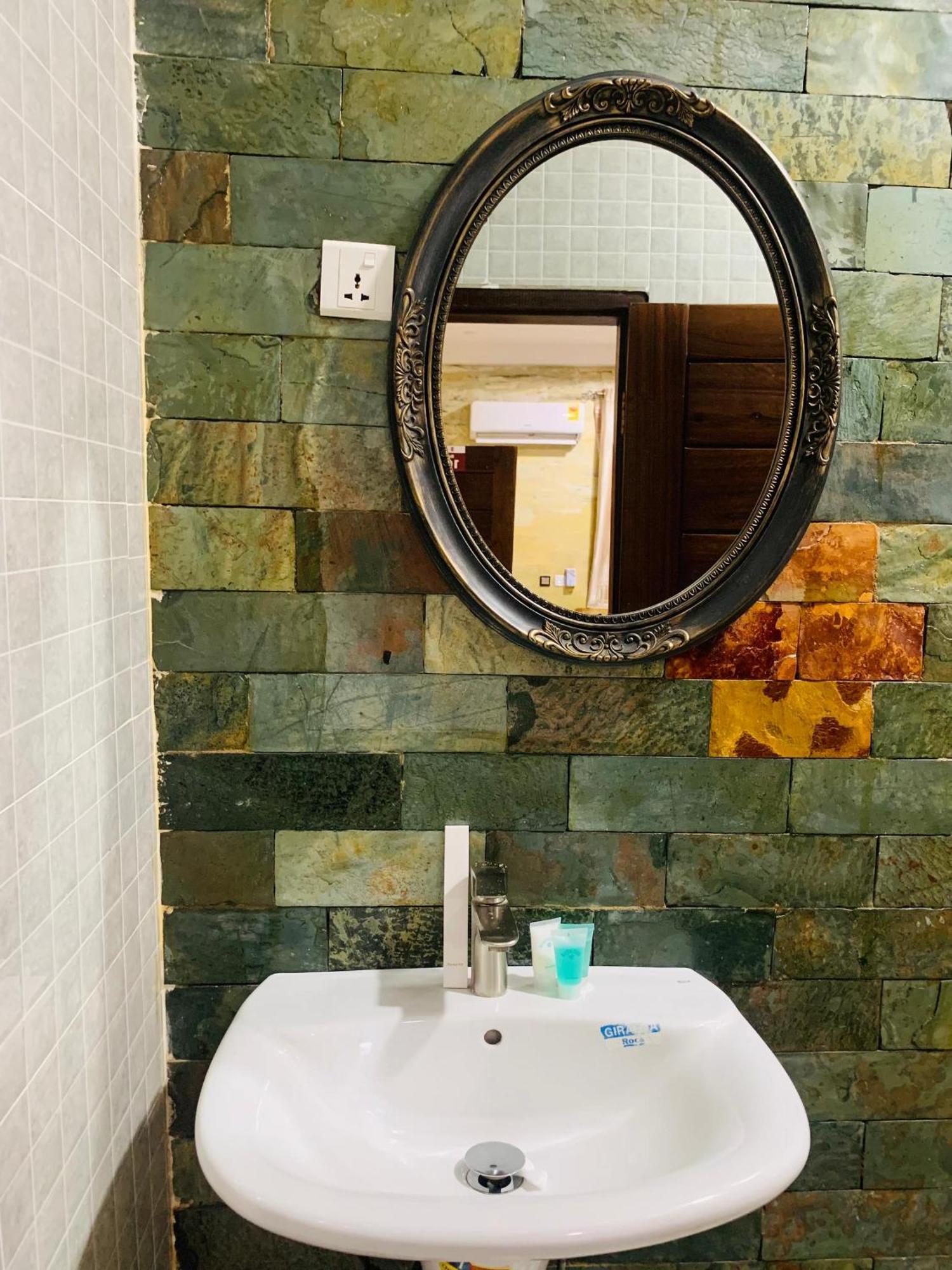 Bays Boutique Apartment Акра Екстериор снимка